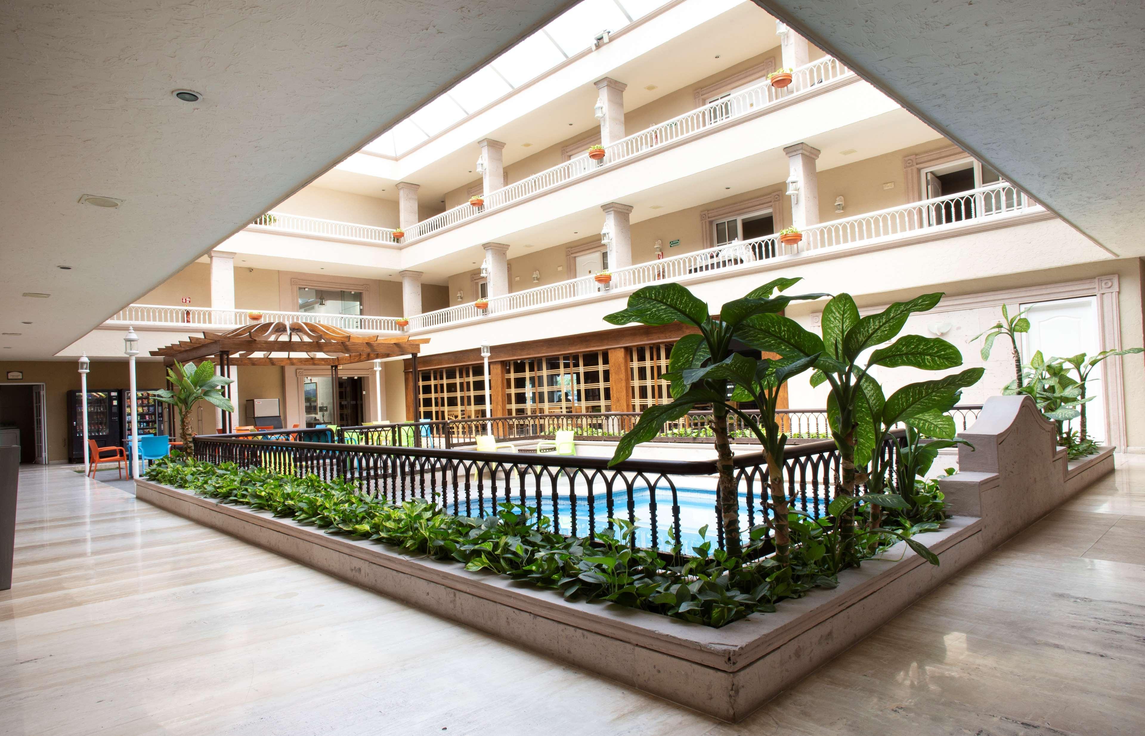 Best Western Plus Monterrey Colon מראה חיצוני תמונה